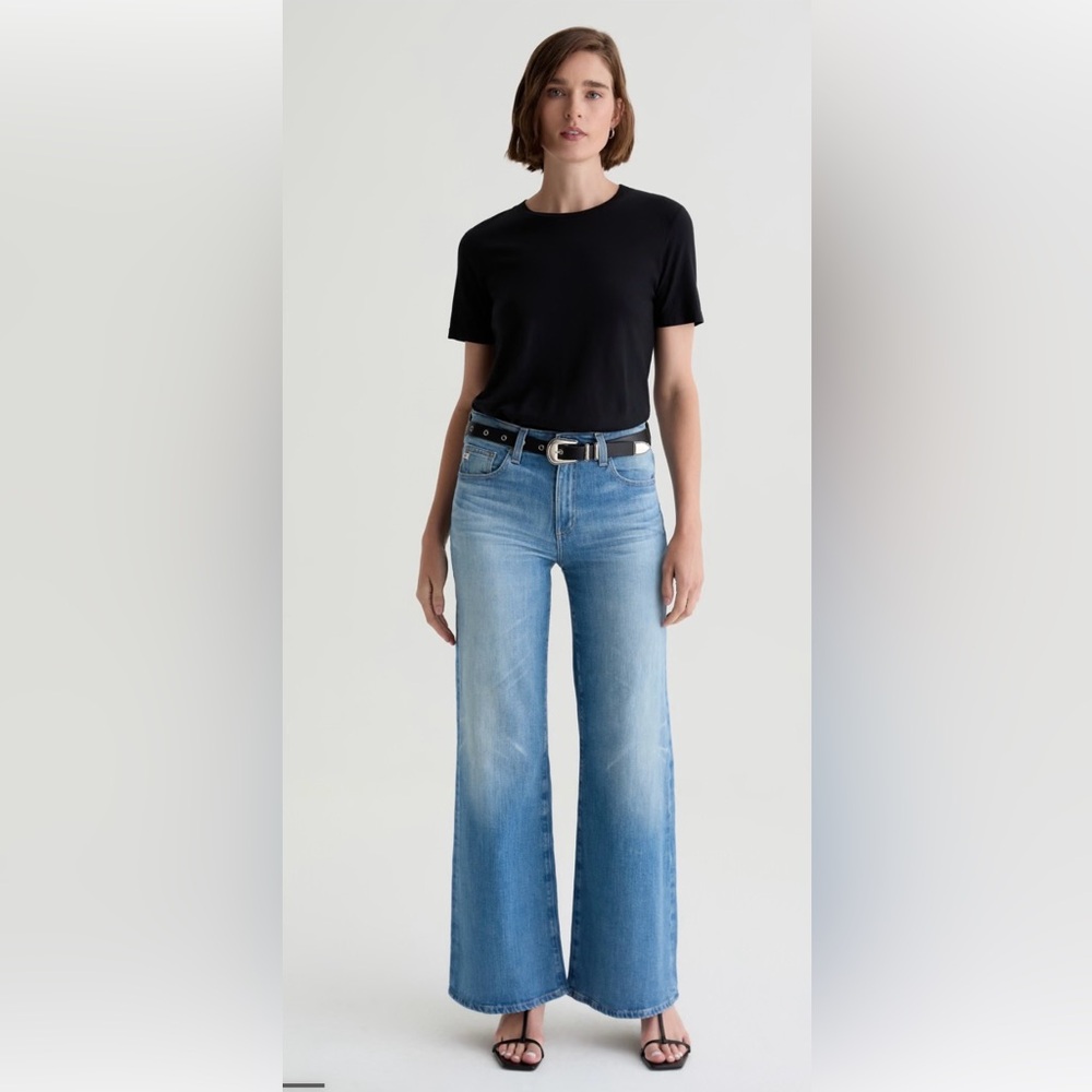NWT AG Saige Wide leg Jeans. Full length 29.5. AG-ED denim. 18Years Bisou shade.
